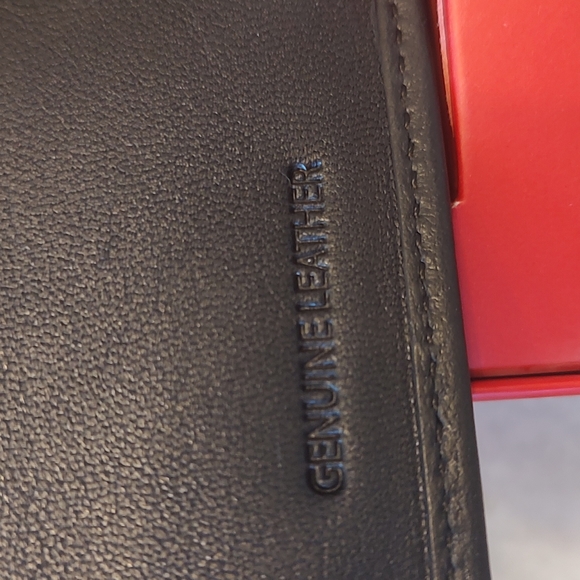 True Religion men's wallet - Picture 8 of 8